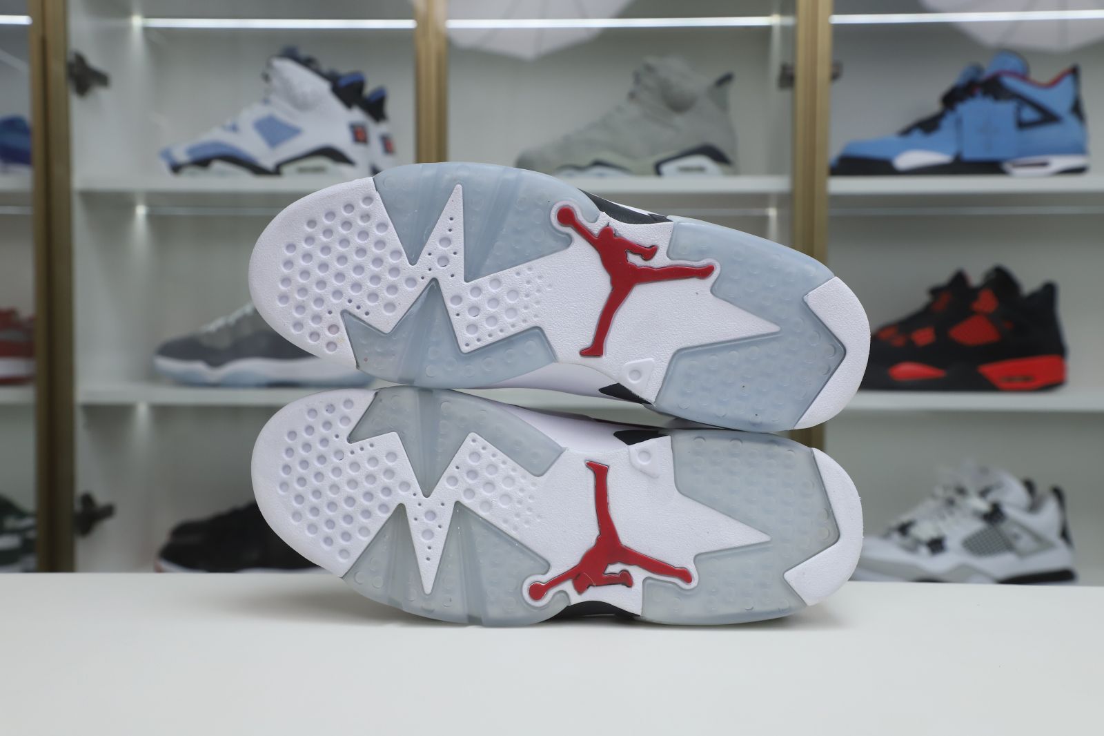 Kimi kick AIR JORDAN 6 RETRO OG 'CARMINE' 2021