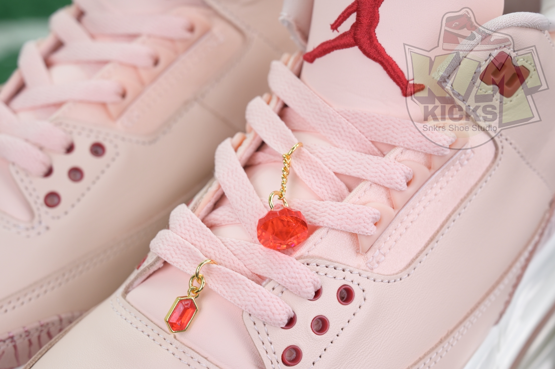 Kimi kick Jordan Air Jordan 3 Valentine's Day