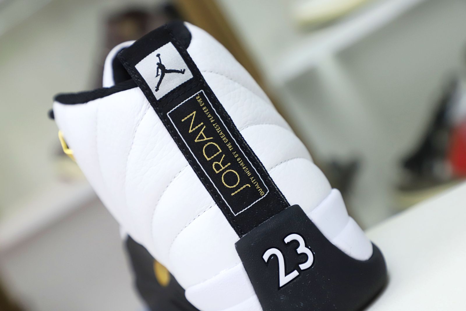 Kimi kick AIR JORDAN 12 RETRO 'ROYALTY'