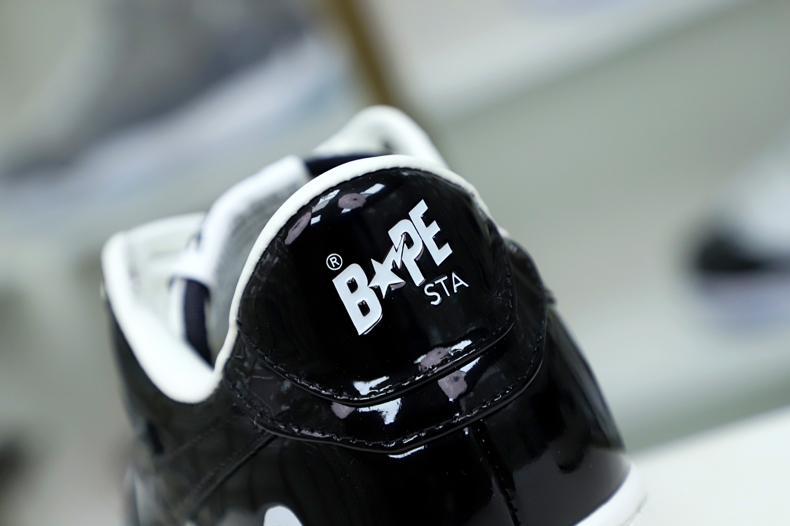 Kimi kick BAPESTA 'BLACK'