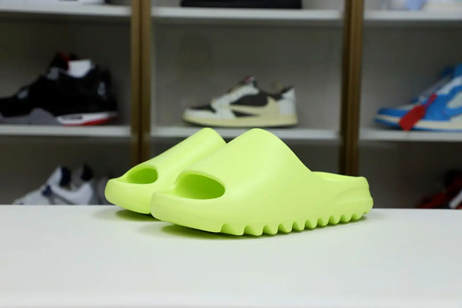 Kimikick YEEZY SLIDES GX6138