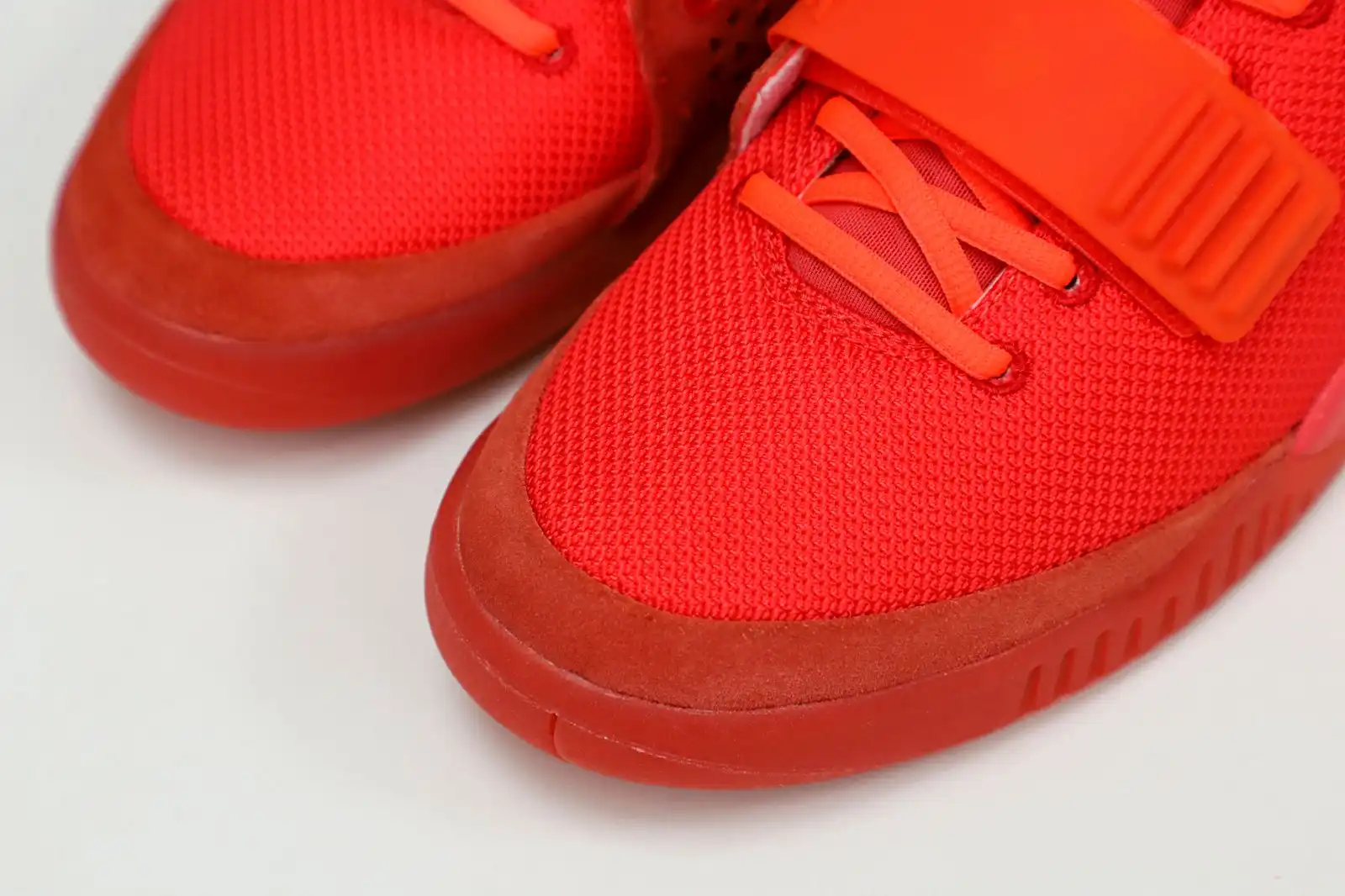 Kimikick Nike Air Yeezy 2 red october