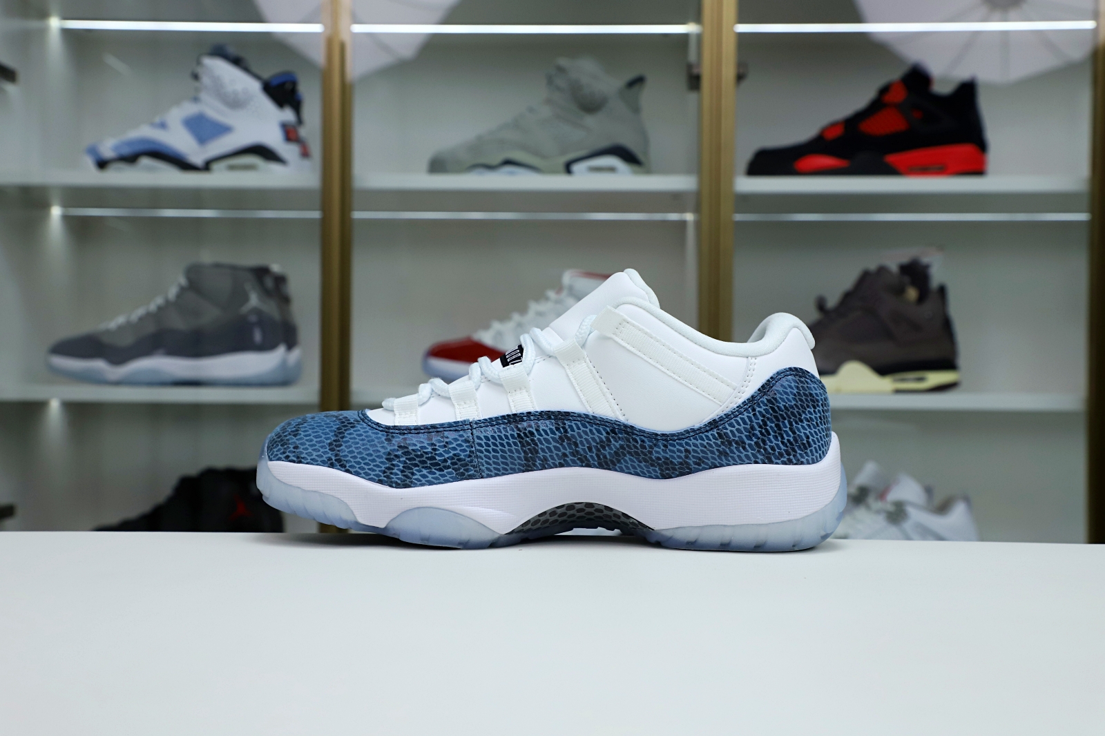 Kimi kick Jordan Air Jordan 11 “navy snakeskin”