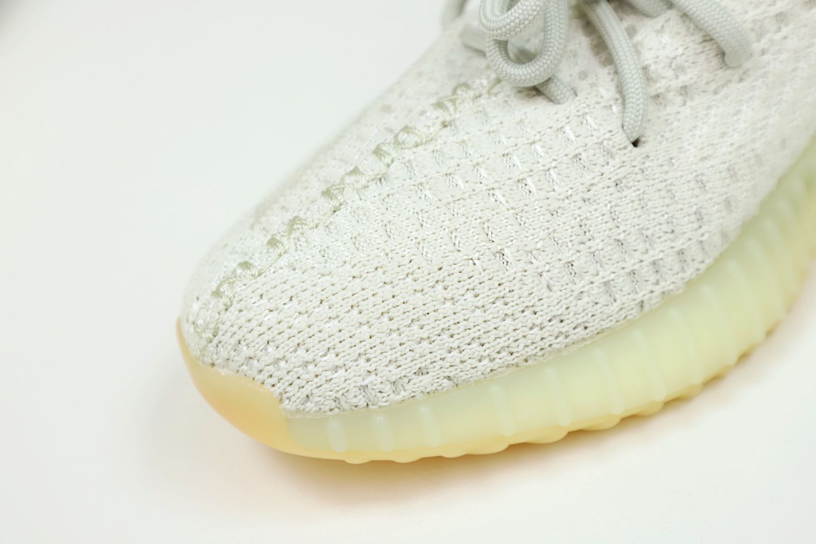 Kimi kick YEEZY BOOST 350 V2 'NATURAL'