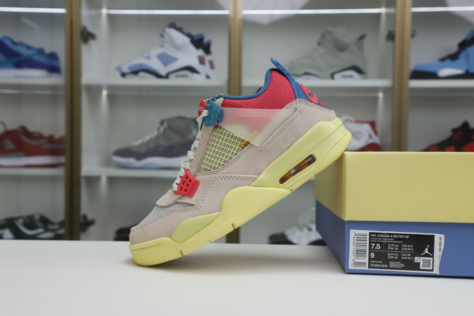 Kimi kick UNION LA X AIR JORDAN 4 RETRO 'GUAVA ICE'