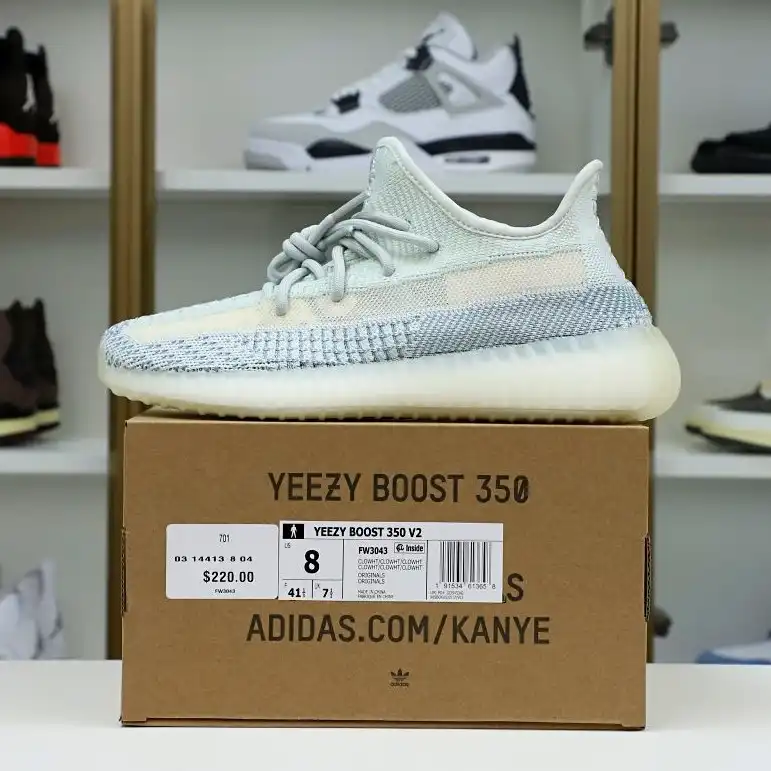 Kimi kick YEEZY BOOST 350 V2 'CLOUD WHITE NON-REFLECTIVE'