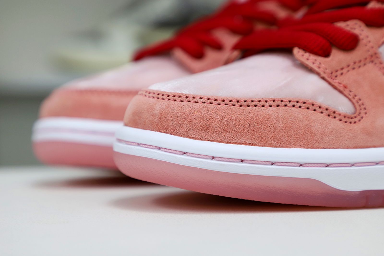 Kimi kick STRANGELOVE X DUNK LOW SB 'VALENTINE'S DAY'