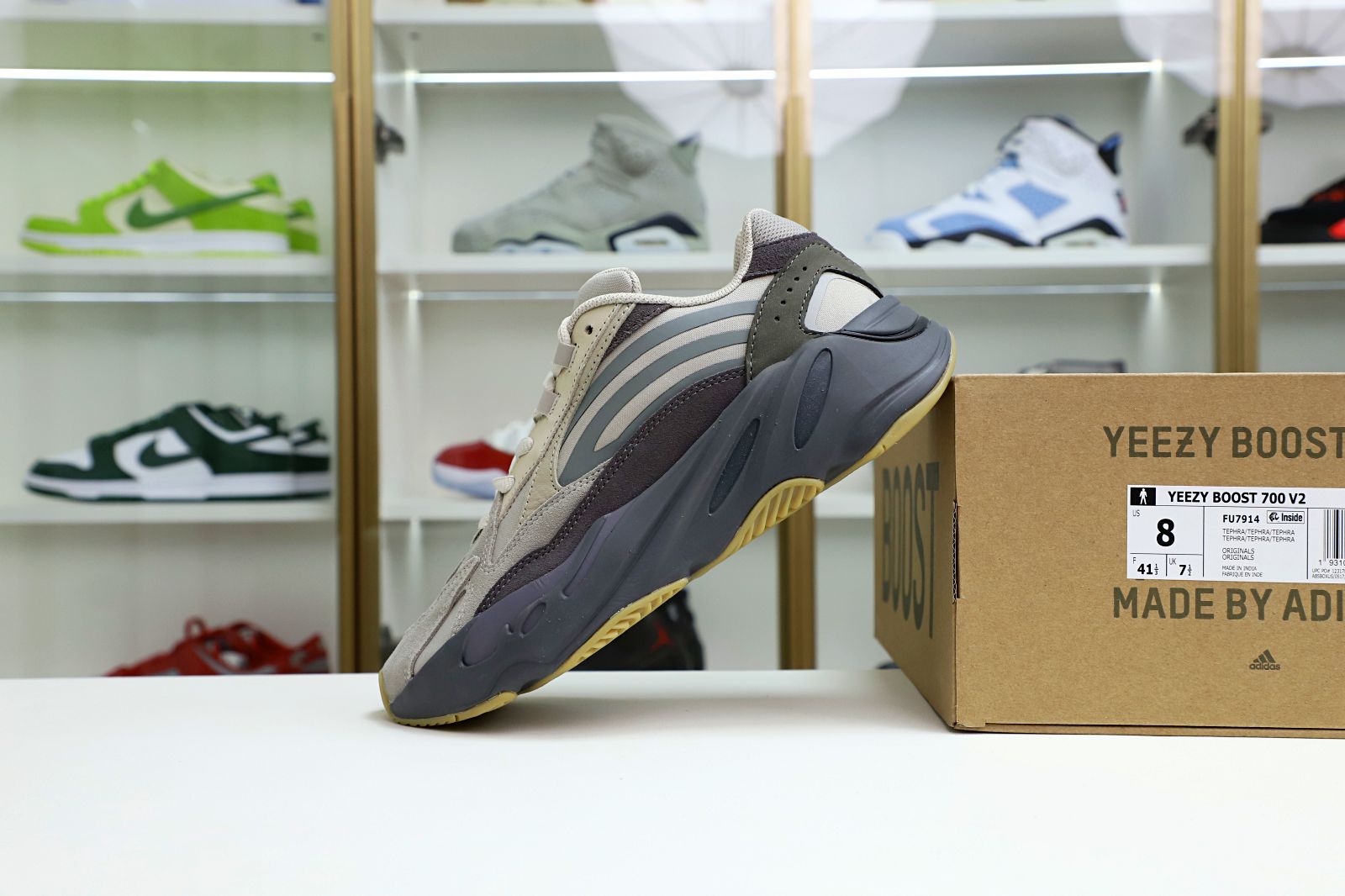 Kimi kick Yeezy boost 700 V2 Tephra