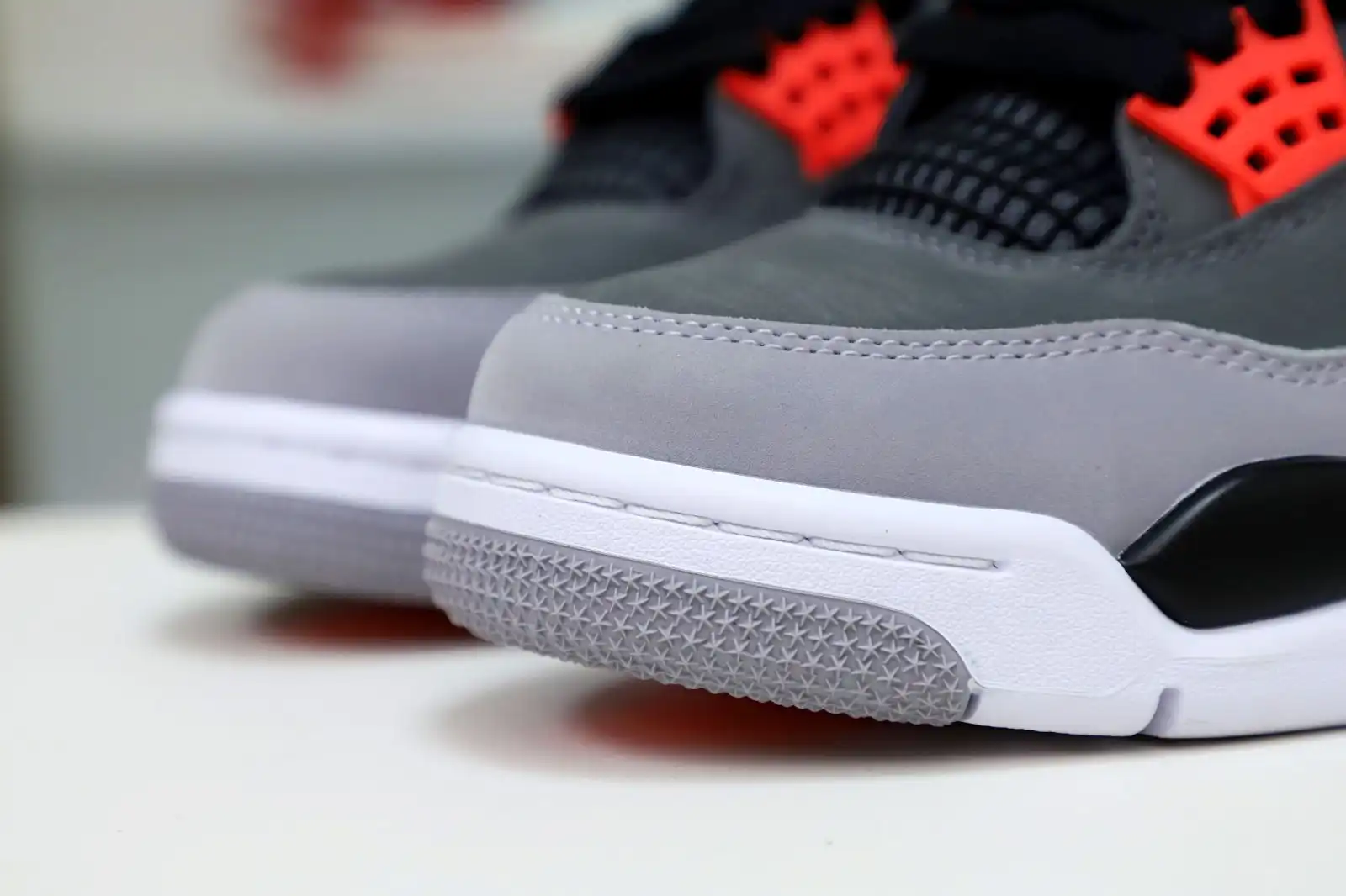 Reps Kimi kick AIR JORDAN 4 INFRARED