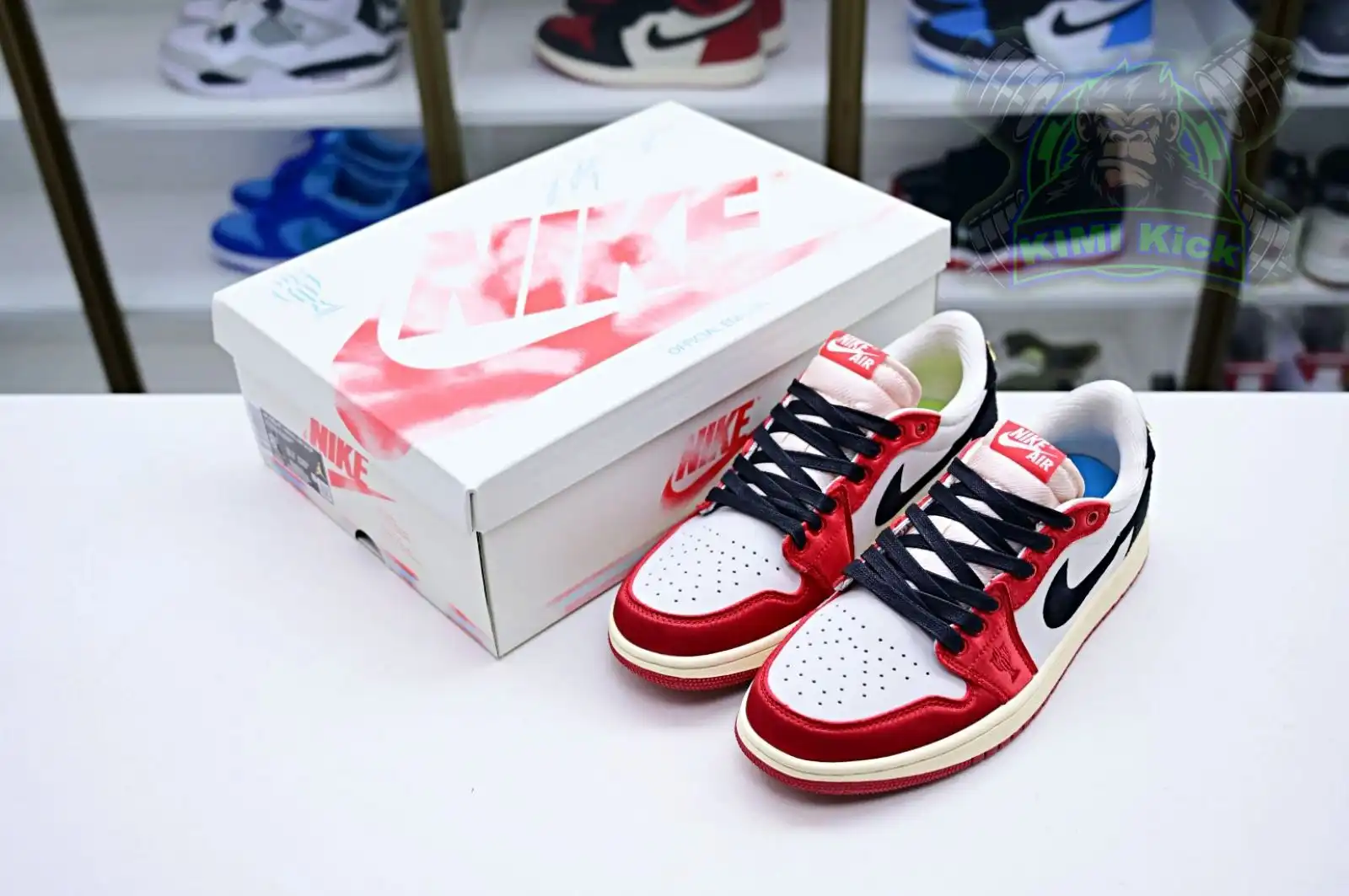 Reps Kimikick Trophy Room x Jordan Air Jordan 1 Low OG “Away”