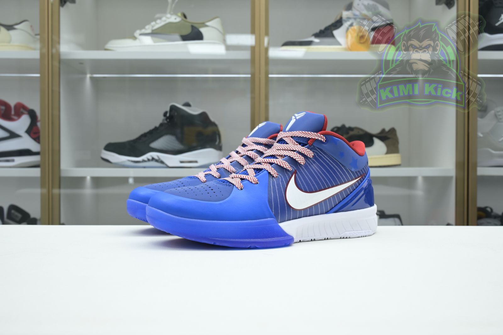 Kimi kick Nike Zoom Kobe 4 Protro