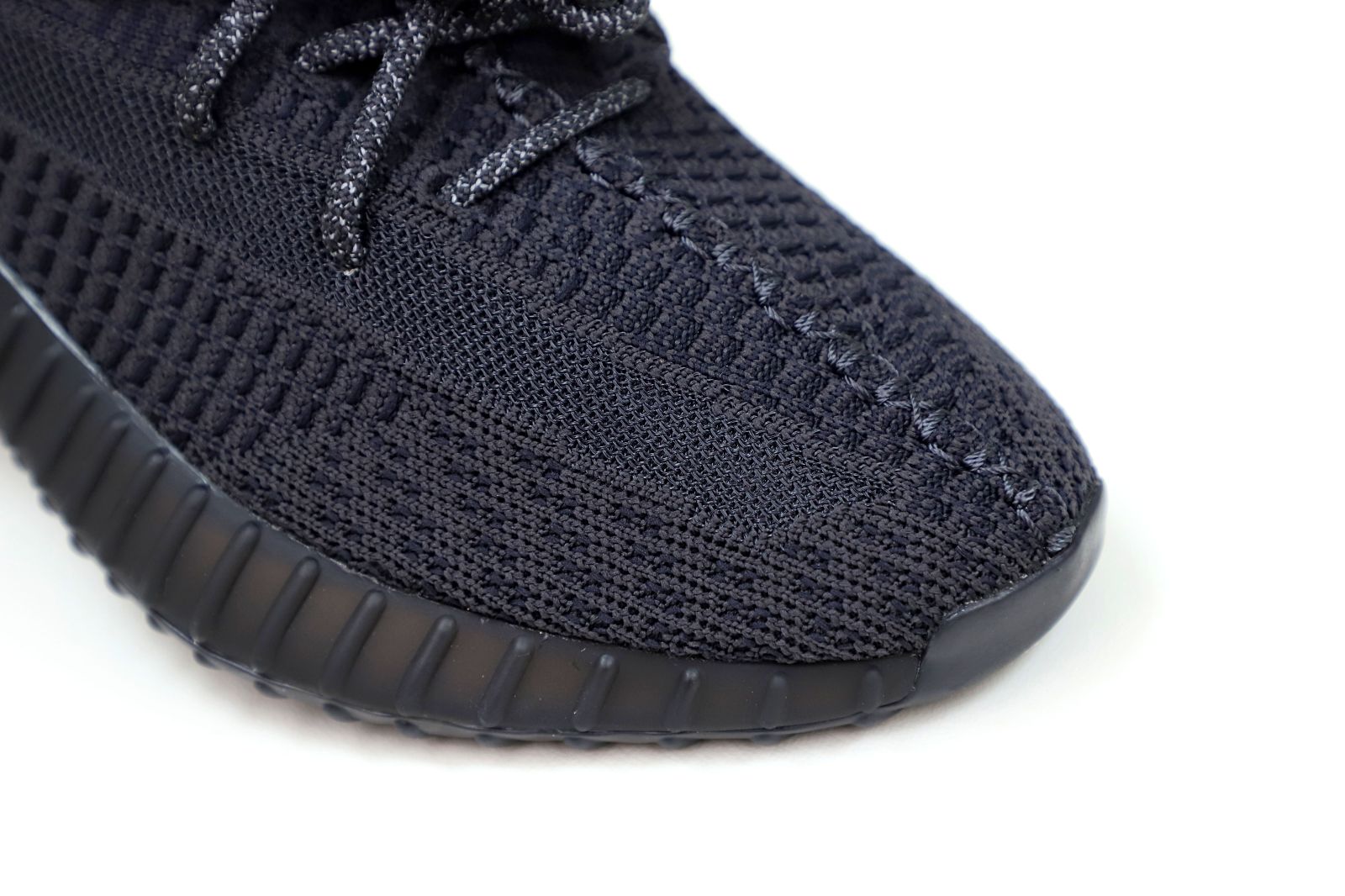 Kimi kick YEEZY BOOST 350 V2 'BLACK NON-REFLECTIVE'