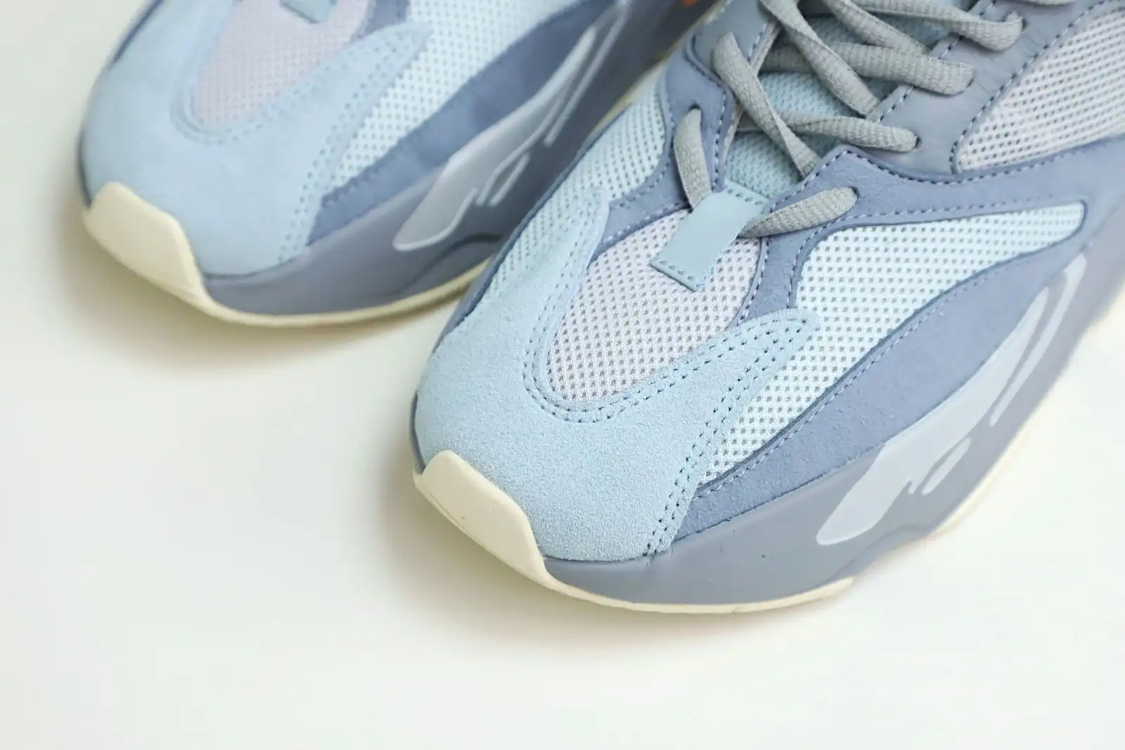 Kimikick YEEZY BOOST 700 'INERTIA'