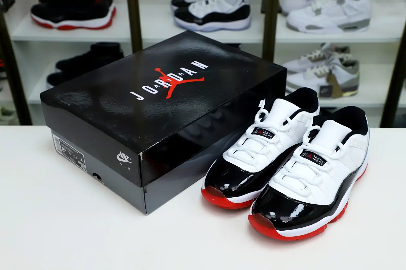 Kimikick AIR JORDAN 11 LOW WHITE BRED