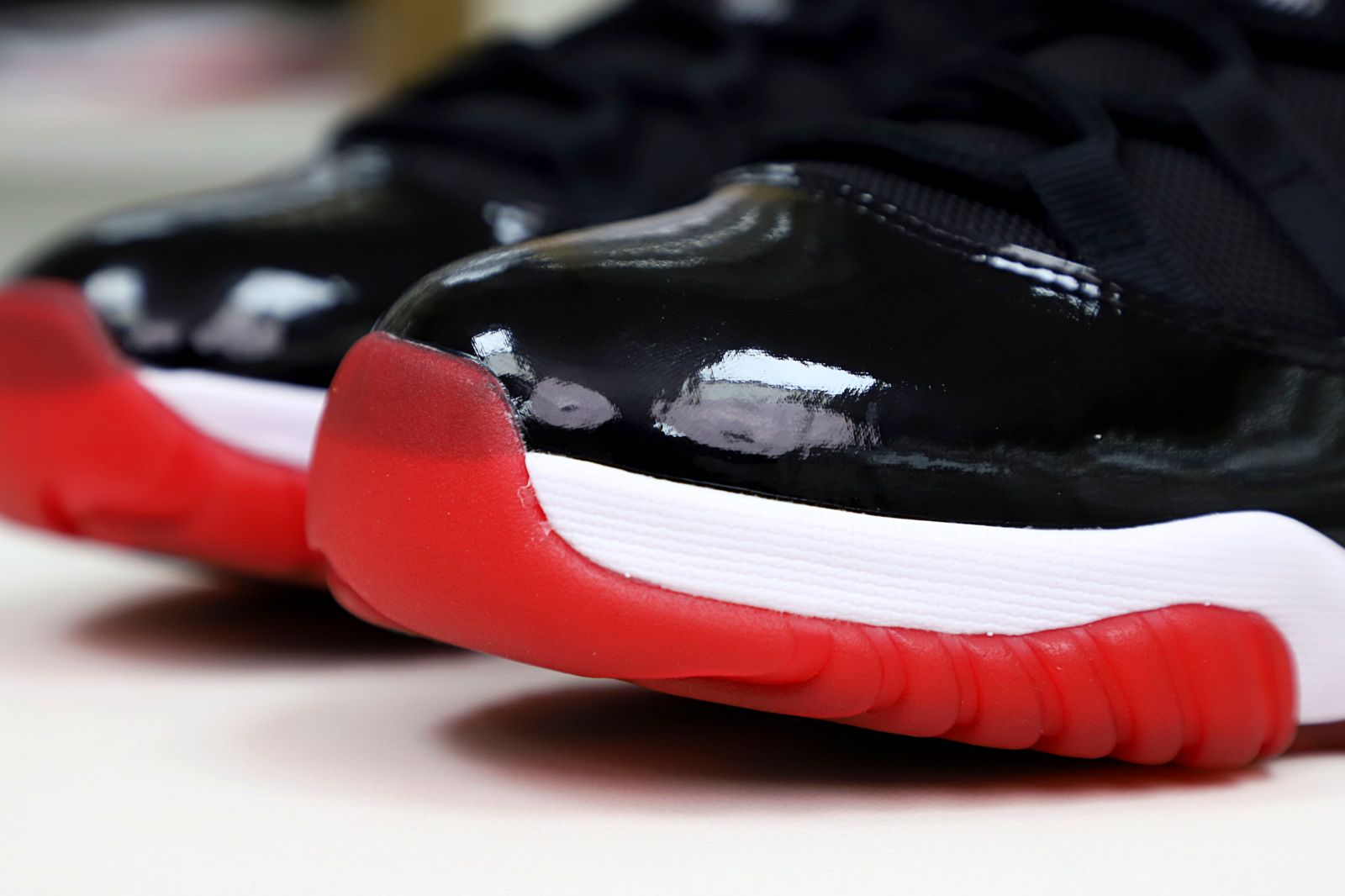 Kimi kick AIR JORDAN 11 RETRO 'BRED' 2019