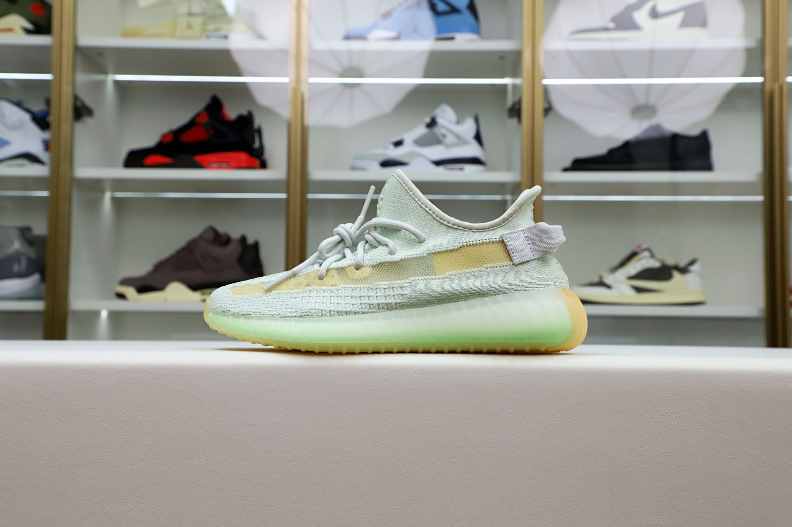 Kimi kick YEEZY BOOST 350 V2 'HYPERSPACE'