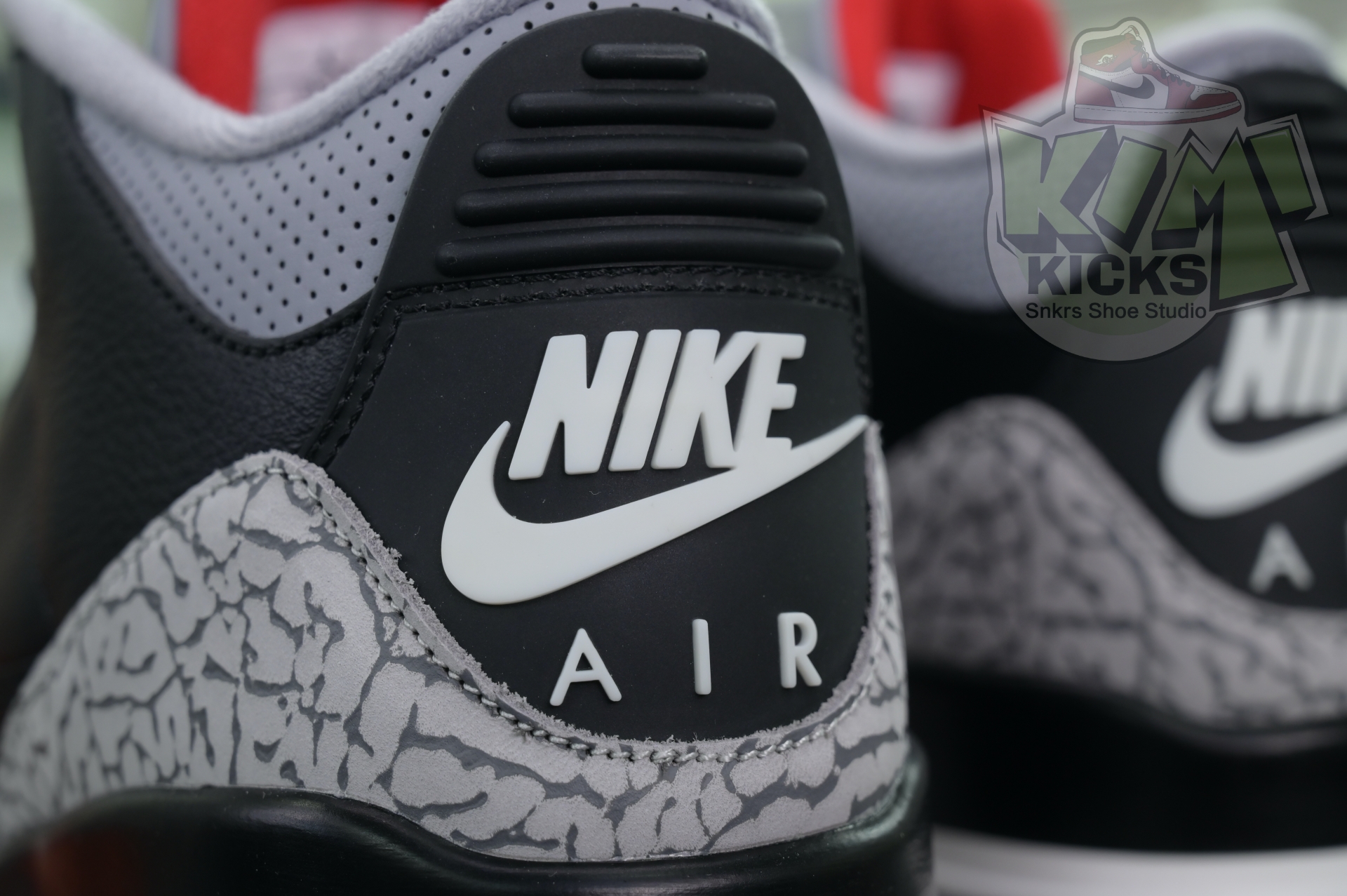 Kimi kick Air Jordan 3“Black Cement Reimagined”