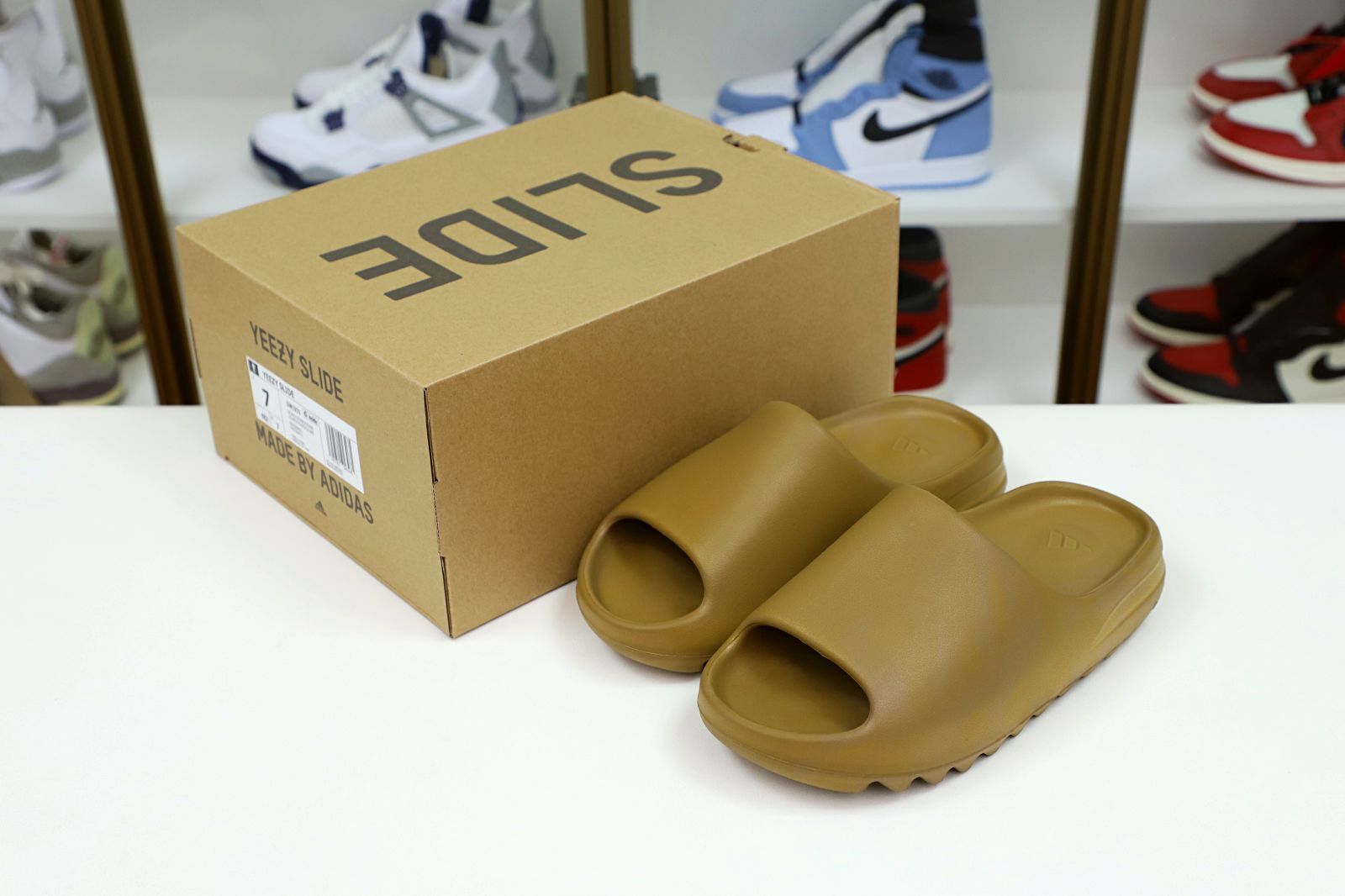 Kimi kick YEEZY SLIDES GW1931