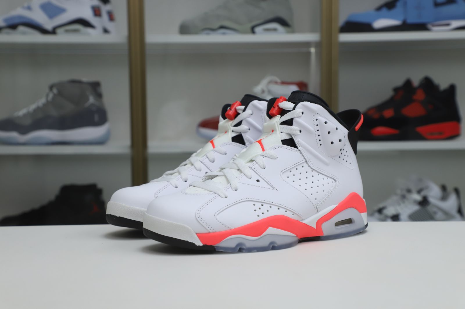 Kimi kick Air Jordan 6 Retroinfrared White