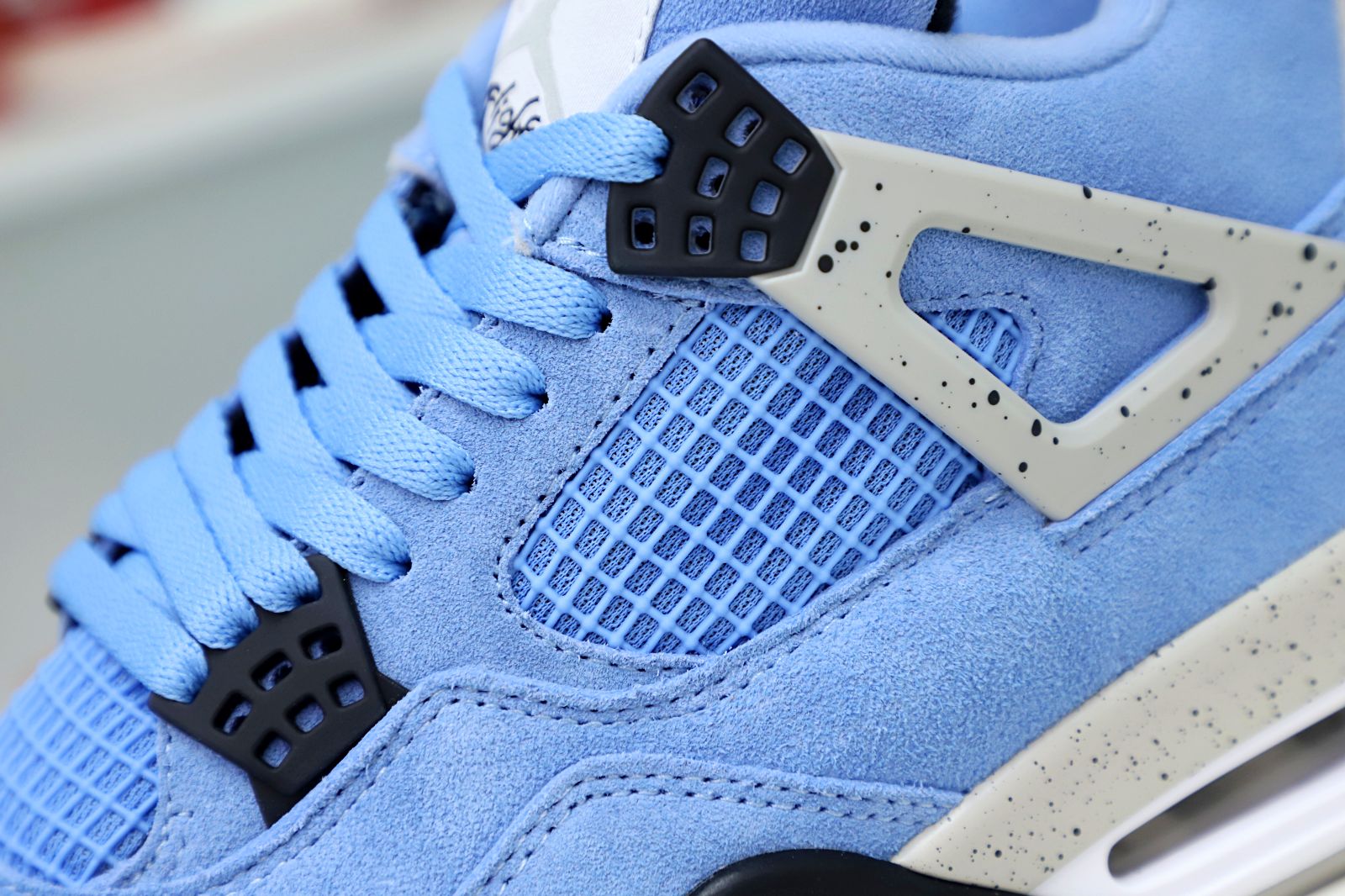 Kimi kick AIR JORDAN 4 UNIVERSITY BLUE