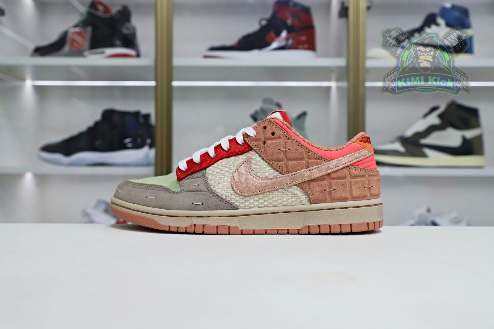 Kimi kick CLOT x Nike Dunk Low