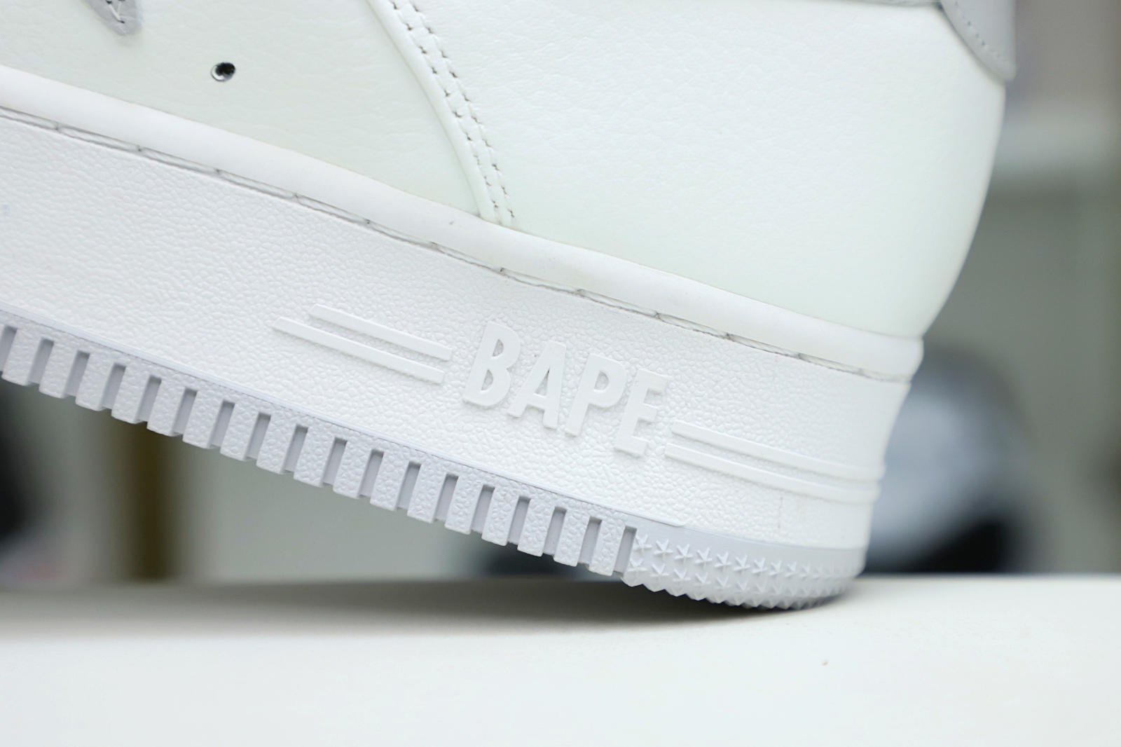 Kimi kick BAPESTA 'WHITE'