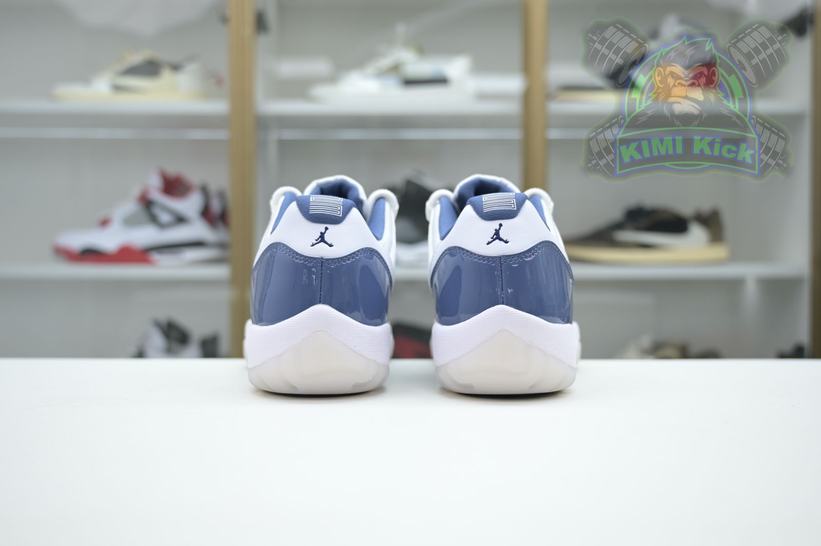 Kimi kick Jordan Air Jordan 11 Low“Diffused Blue”