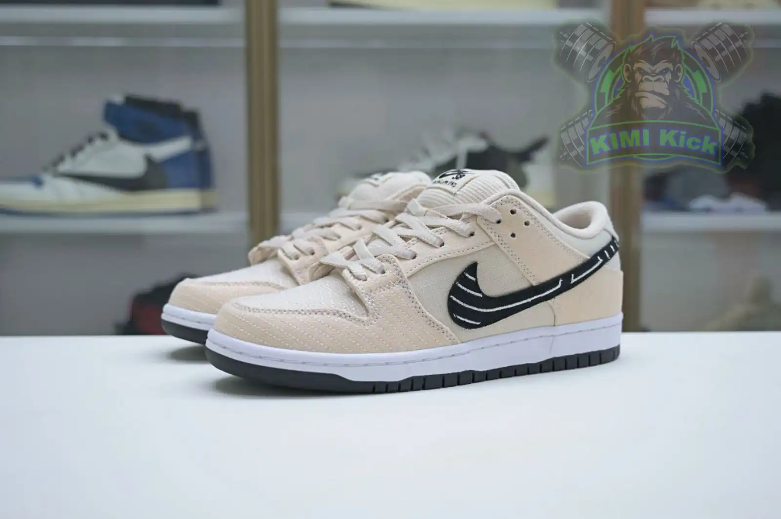 Kimikick Albino & Preto x Nike Dunk SB Low Pro 