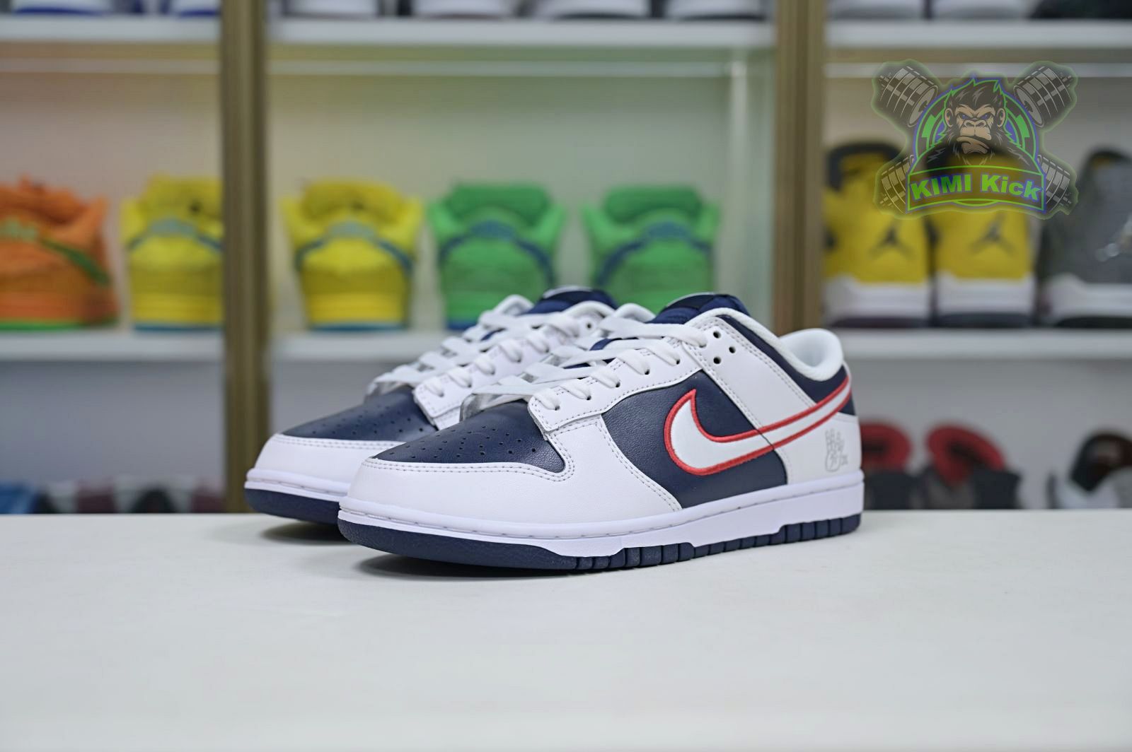 Kimi kick Nike Dunk Low 'Houston Comets Four-Peat'