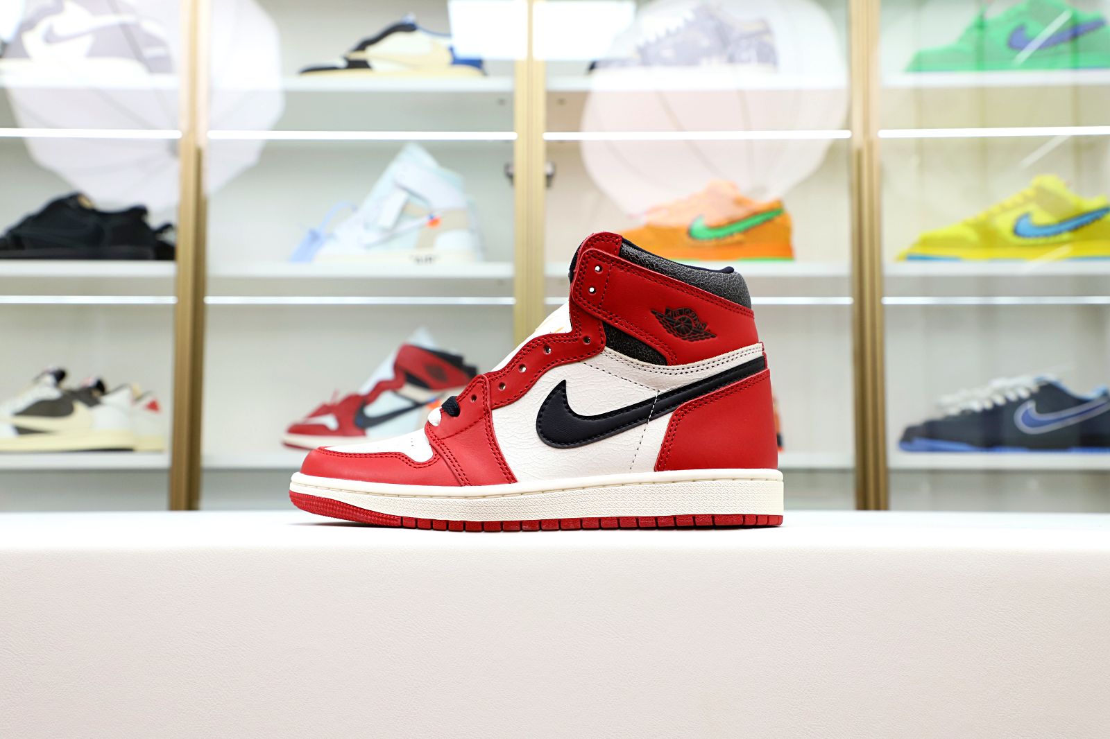 Kimi kick AIR JORDAN 1 REIMAGINED LOST AND FOUND “CHICAGO” 2022