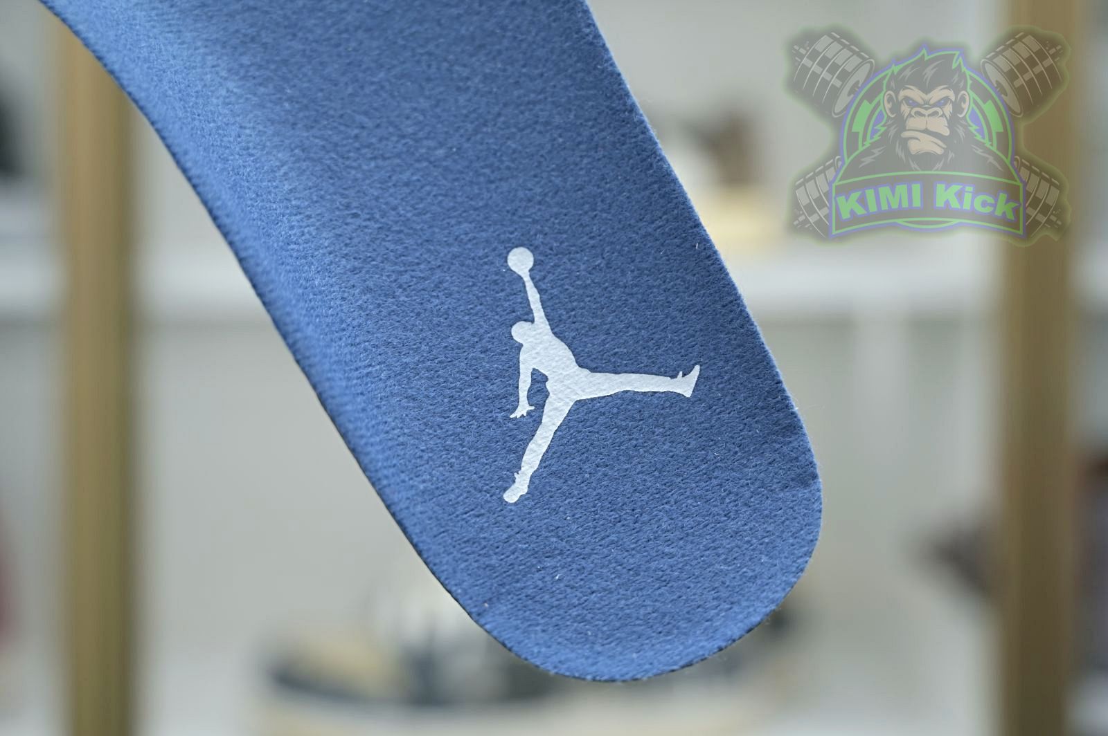 Kimi kick Jordan Air Jordan 11 Low“Diffused Blue”