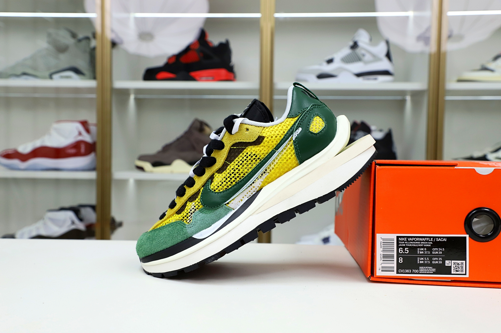 Kimi kick SACAI X VAPORWAFFLE 'TOUR YELLOW'