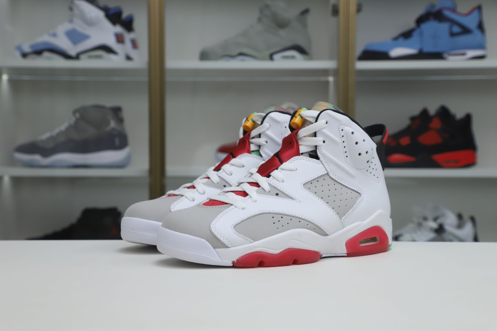 Kimi kick AIR JORDAN 6 RETRO NEUTRAL GREY