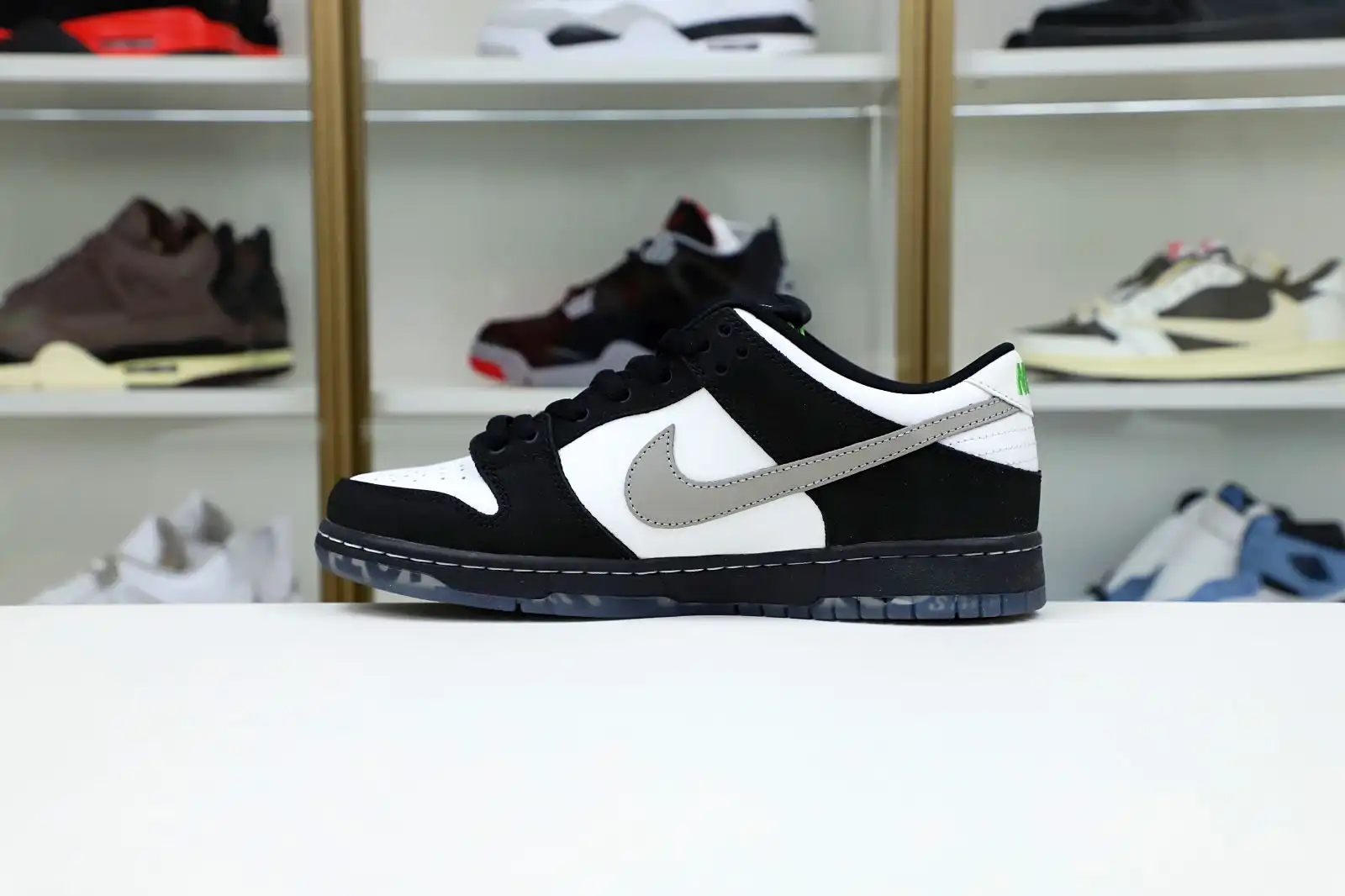 Kimikick NIKE SB DUNK LOW STAPLE PANDA PIGEON (REGULAR BOX)