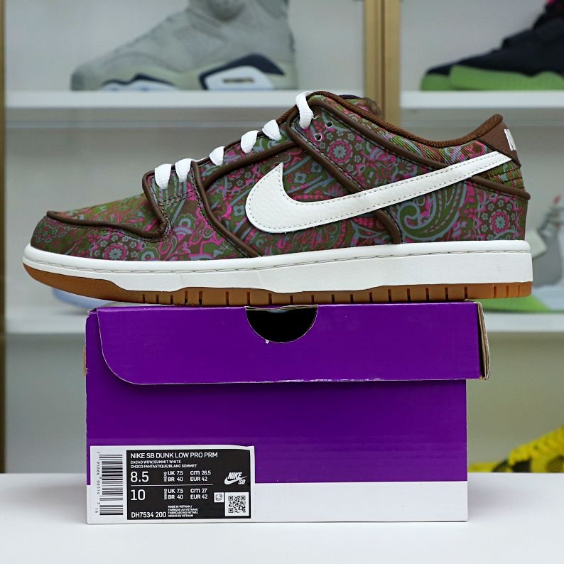 Kimi kick Nike Dunk SB Low Paisley