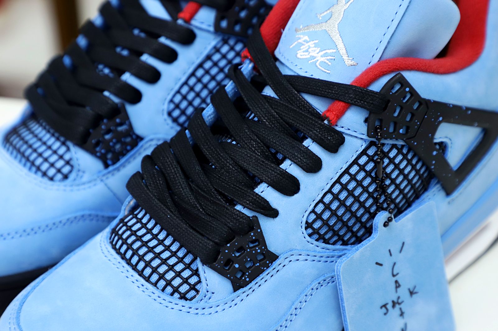 Kimi kick TRAVIS SCOTT X AIR JORDAN 4 RETRO 'CACTUS JACK' FRIENDS &amp; FAMILY