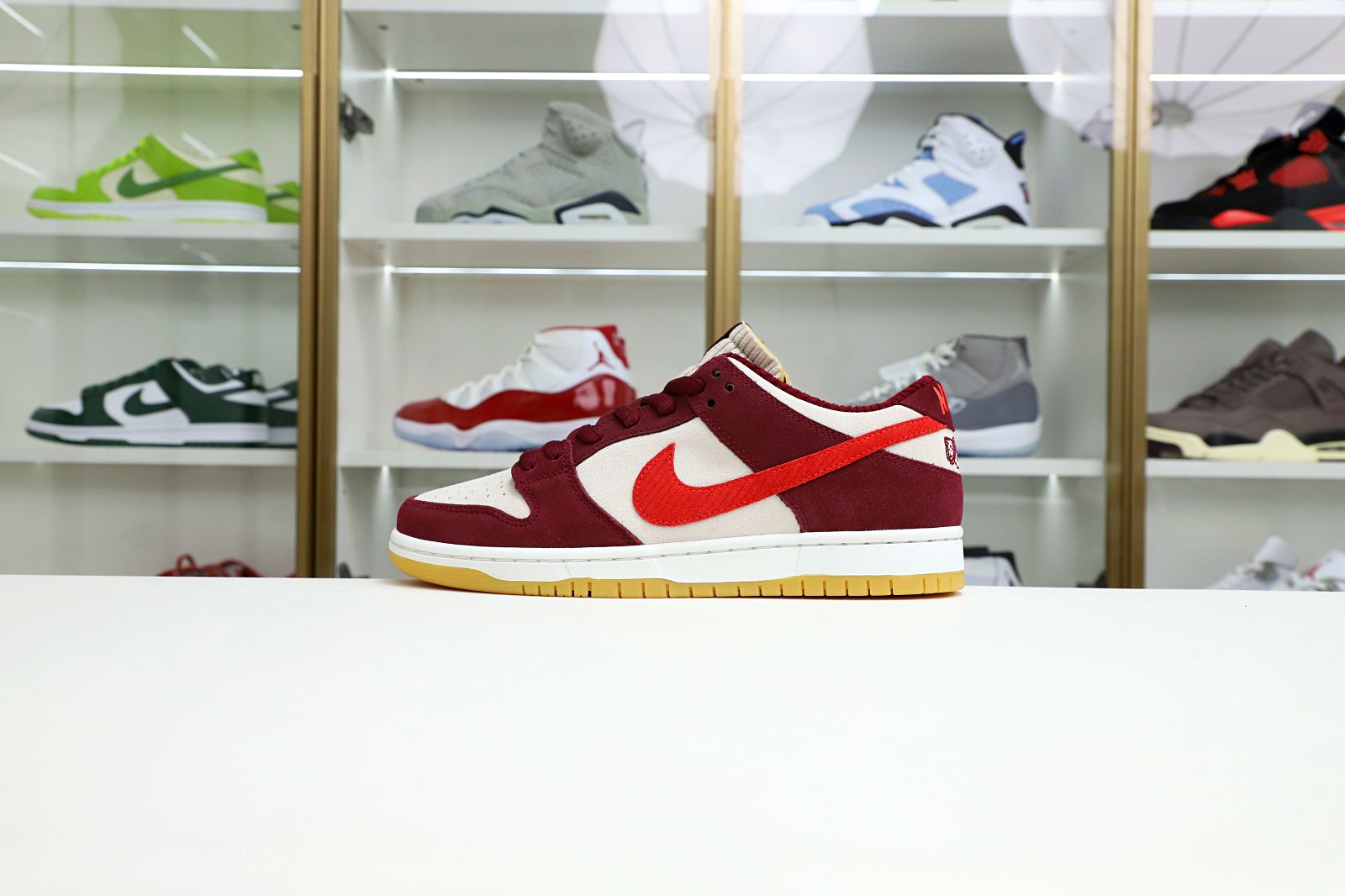 Kimi kick Nike Dunk SB Low Skate Like a Girl