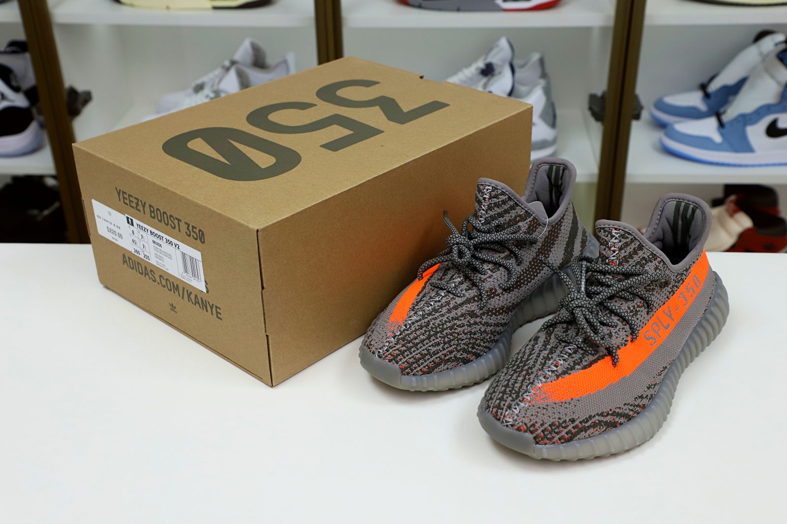 Kimi kick YEEZY BOOST 350 V2 'BELUGA'