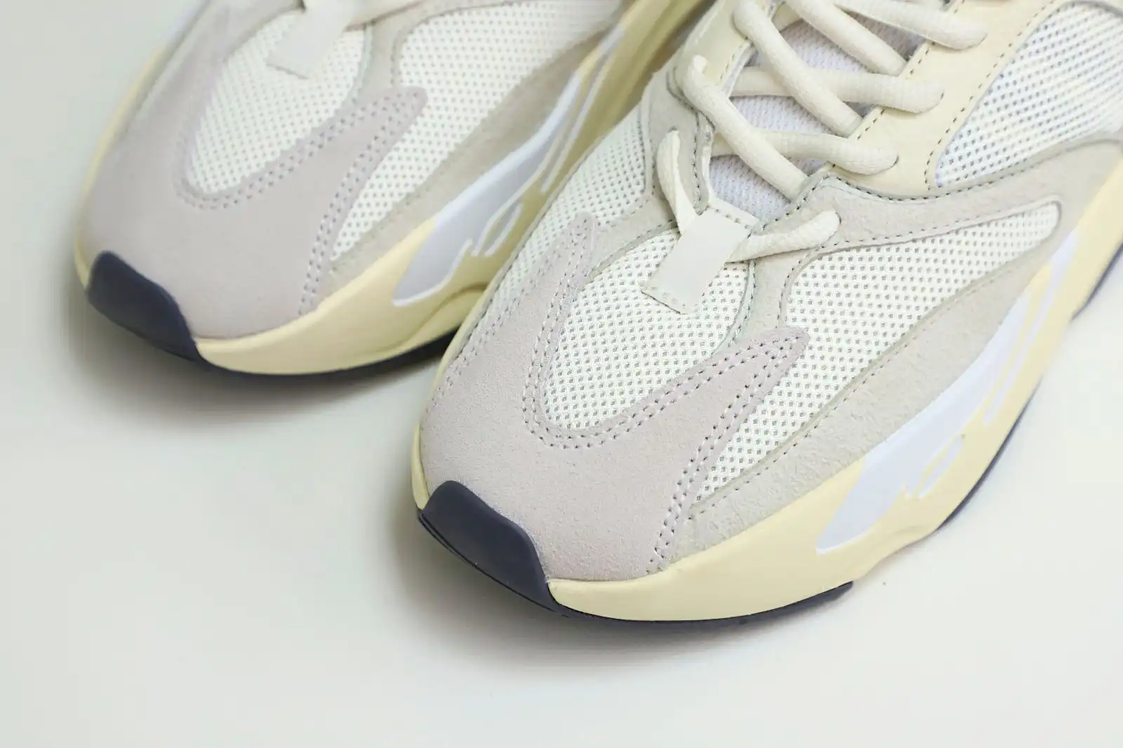 Kimikick YEEZY BOOST 700 'ANALOG'