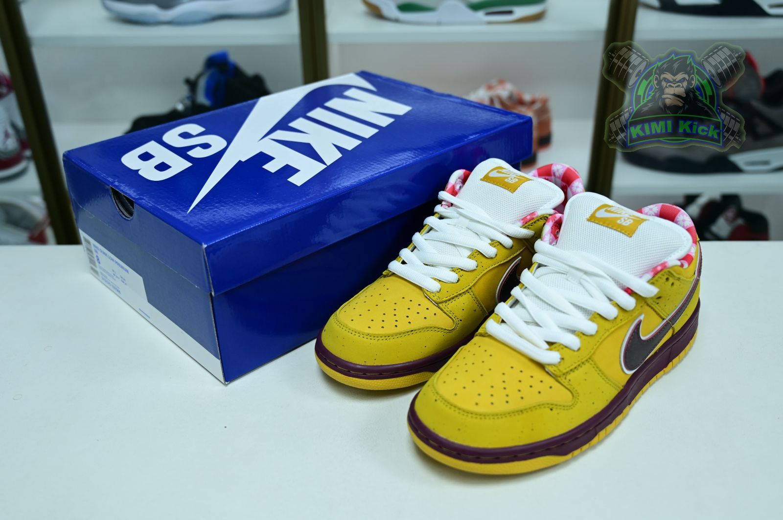 Kimi kick Nike Dunk SB Low YellowLobster