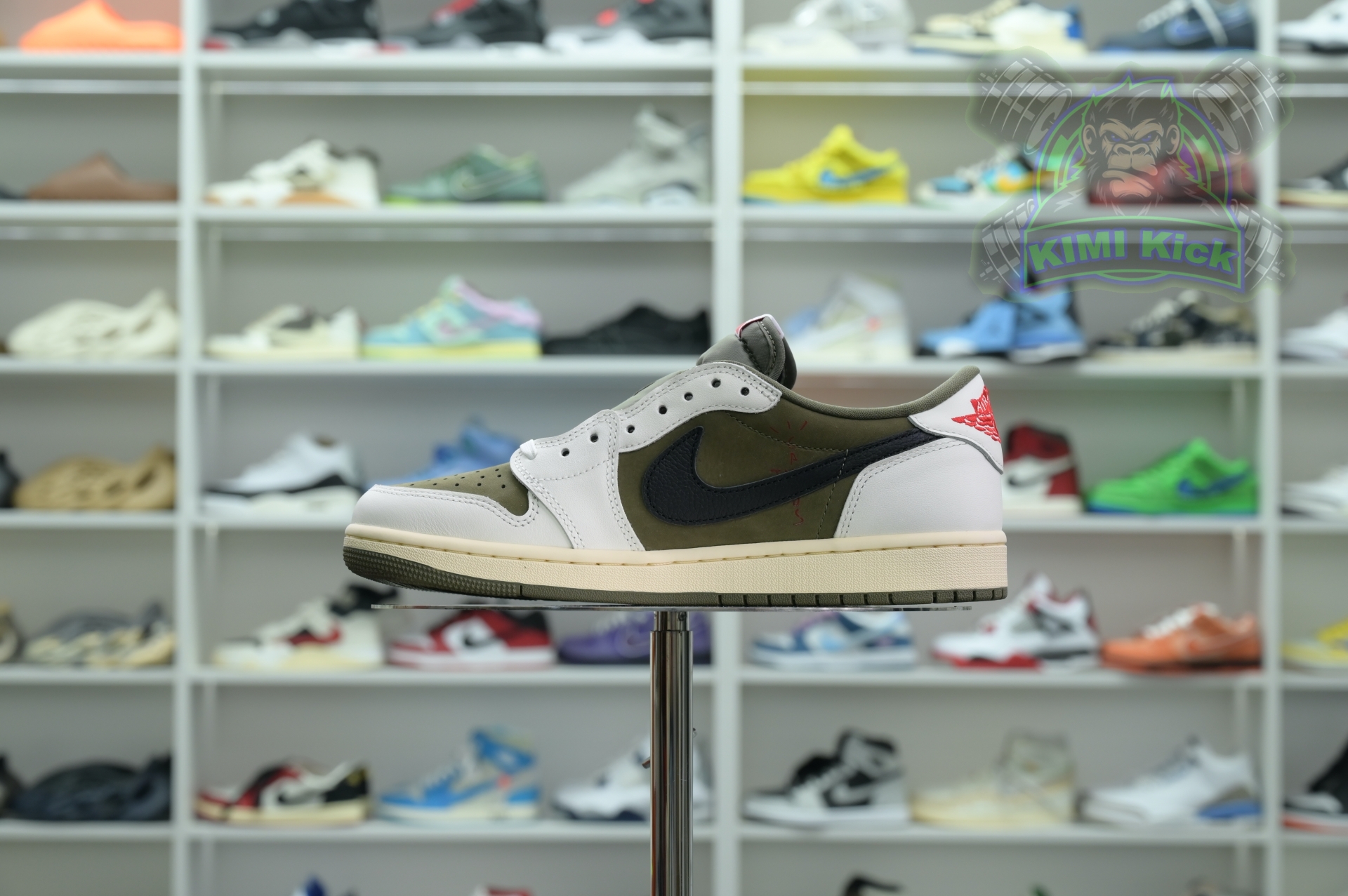 Kimi kick Travis Scottx Jordan Air Jordan 1Low OG “Medium Olive”