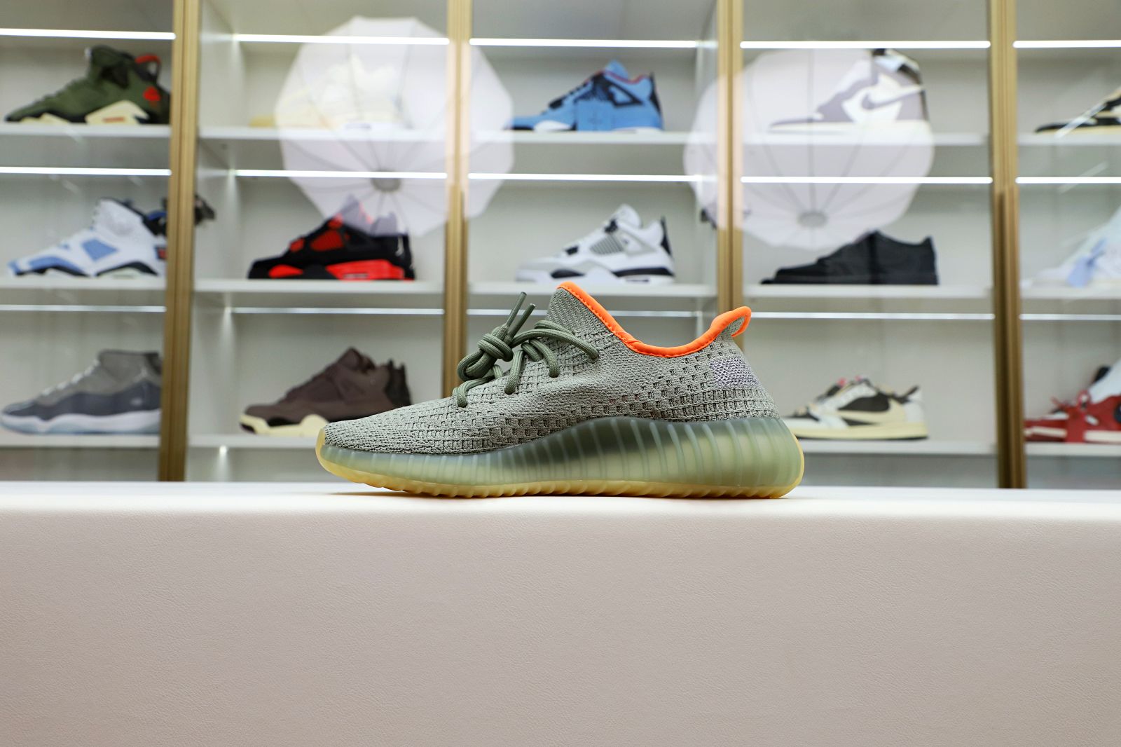 Kimi kick YEEZY BOOST 350 V2 'DESERT SAGE'