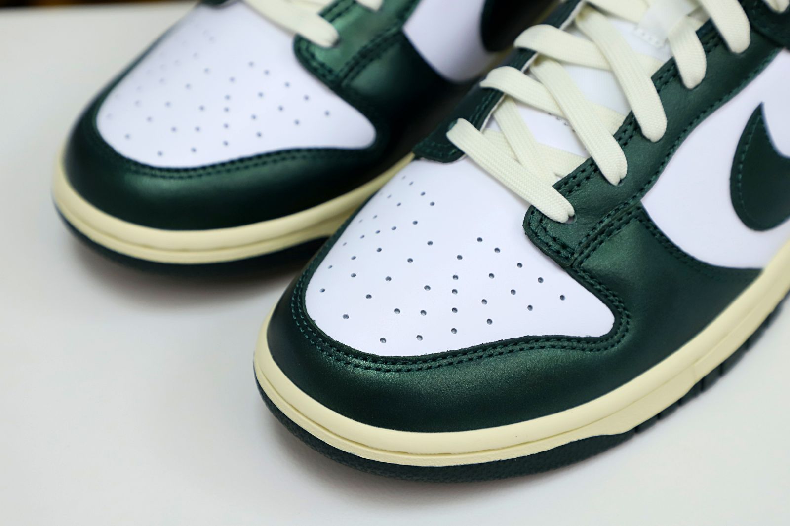 Kimi kick NIKE WMNS DUNK LOW 'VINTAGE GREEN'