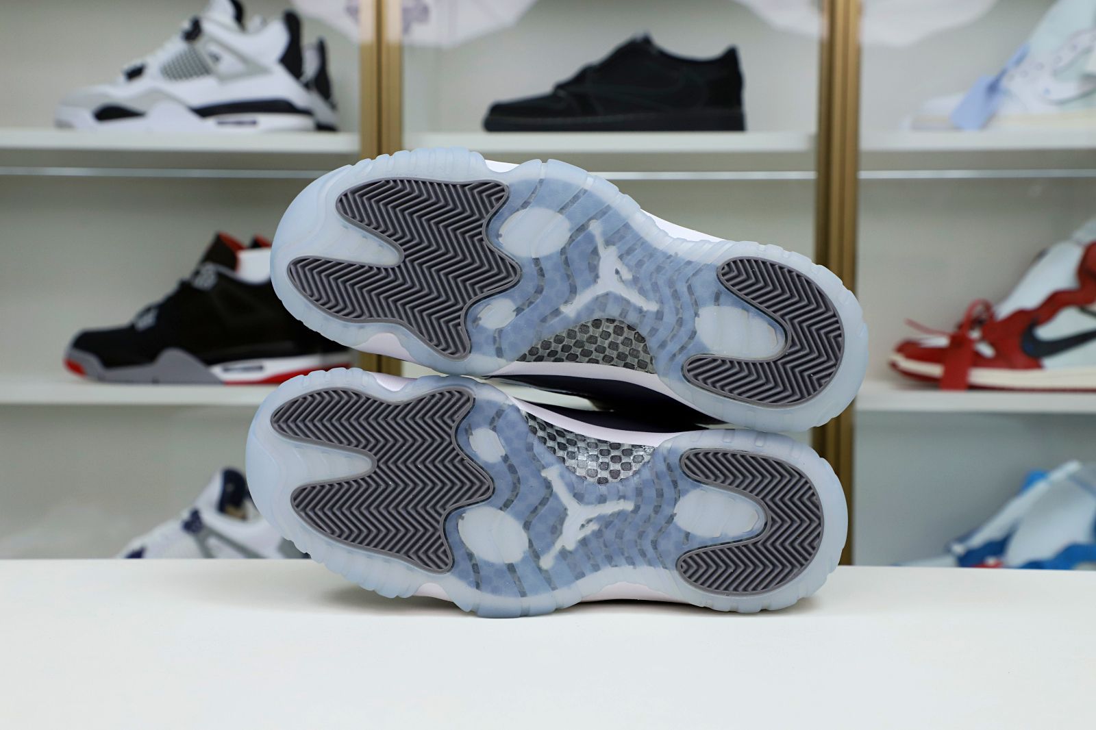 Kimi kick AIR JORDAN 11 RETRO 'COOL GREY' 2021