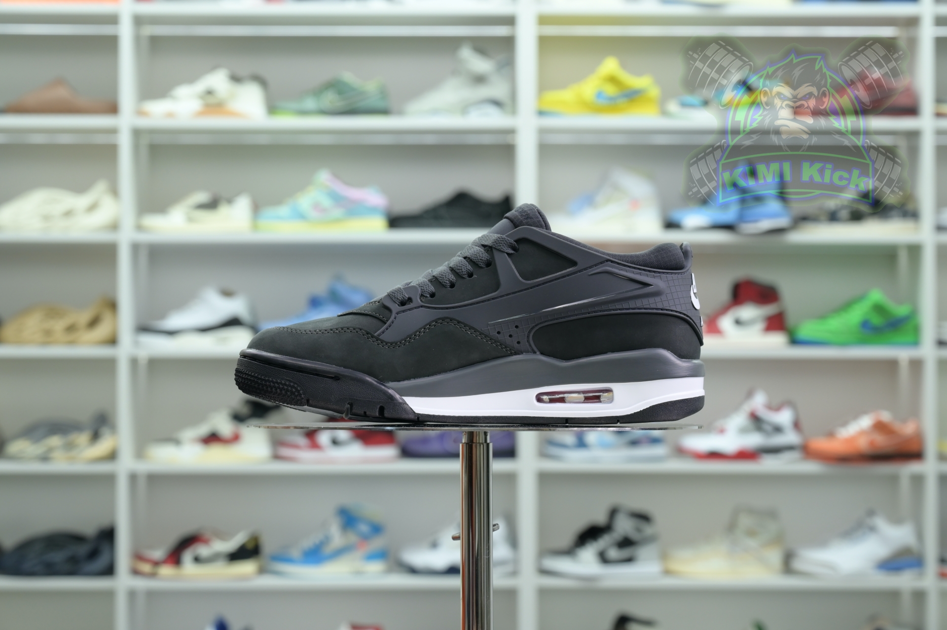 Kimi kick Nigel Sylvester x Jordan Air Jordan 4 RM SP “Anthracite”