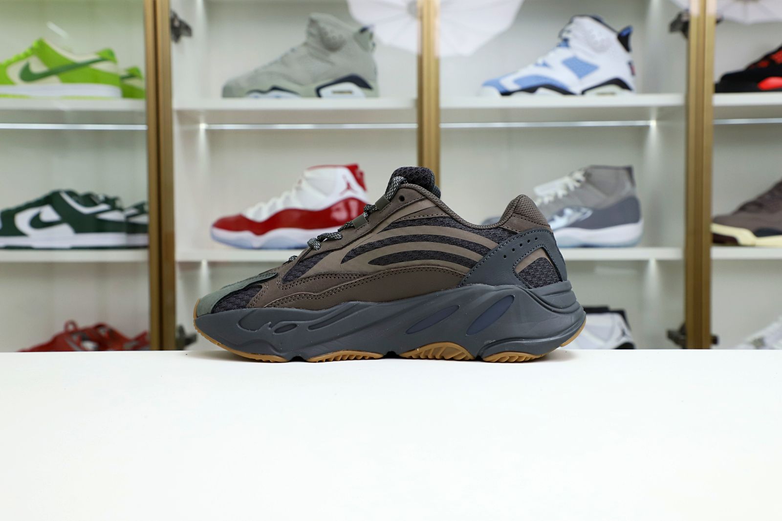 Kimi kick Yeezy boost 700 V2 