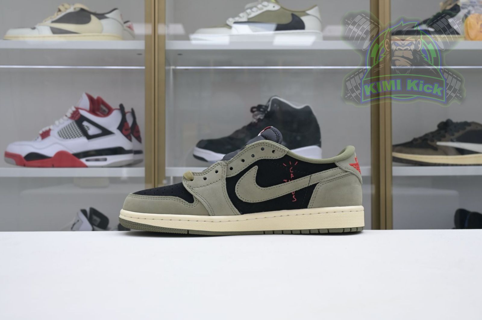 Kimi kick Travis Scott x Jordan Air Jordan 1 Low OG 7.0