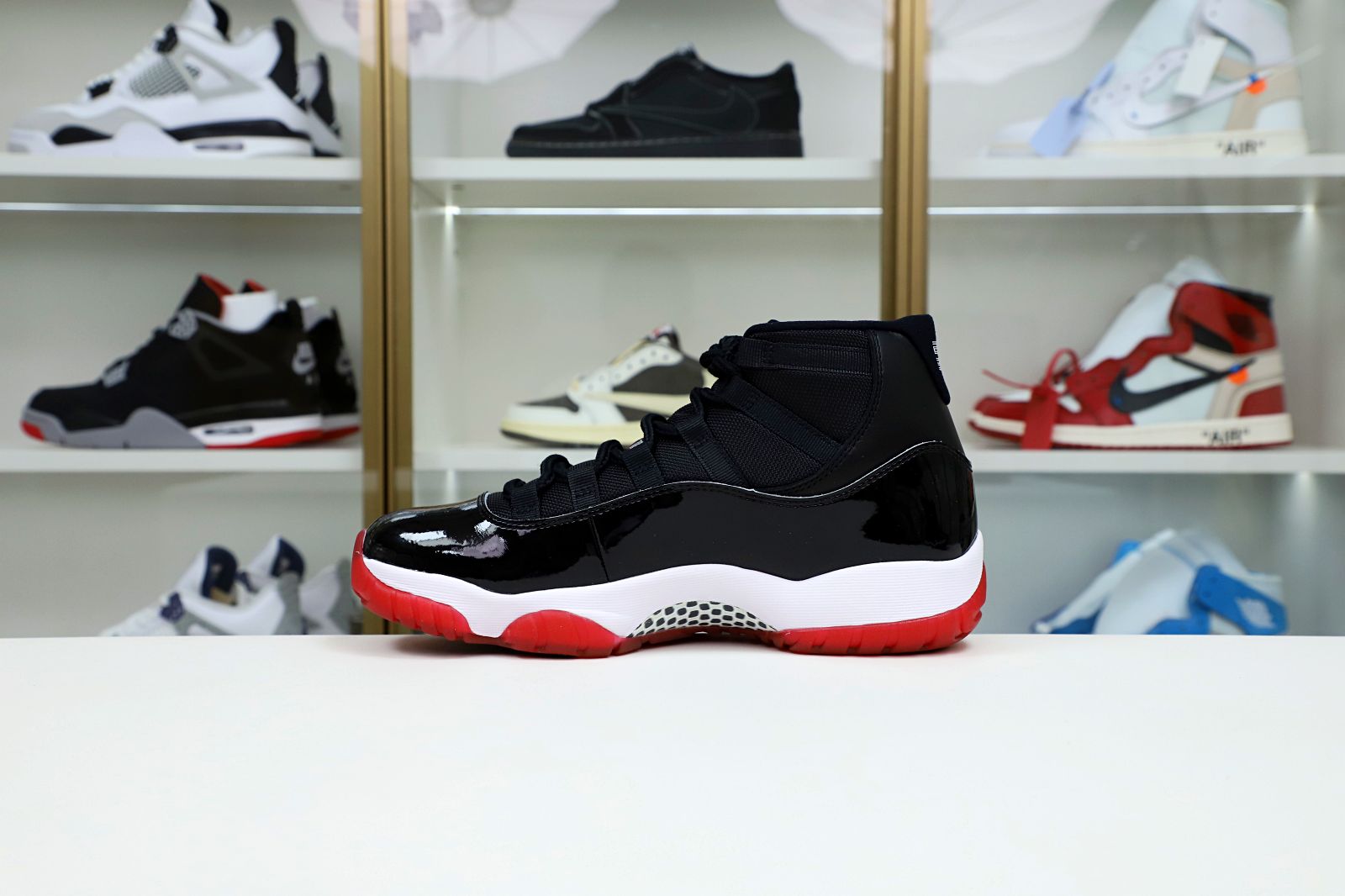 Kimi kick AIR JORDAN 11 RETRO 'BRED' 2019