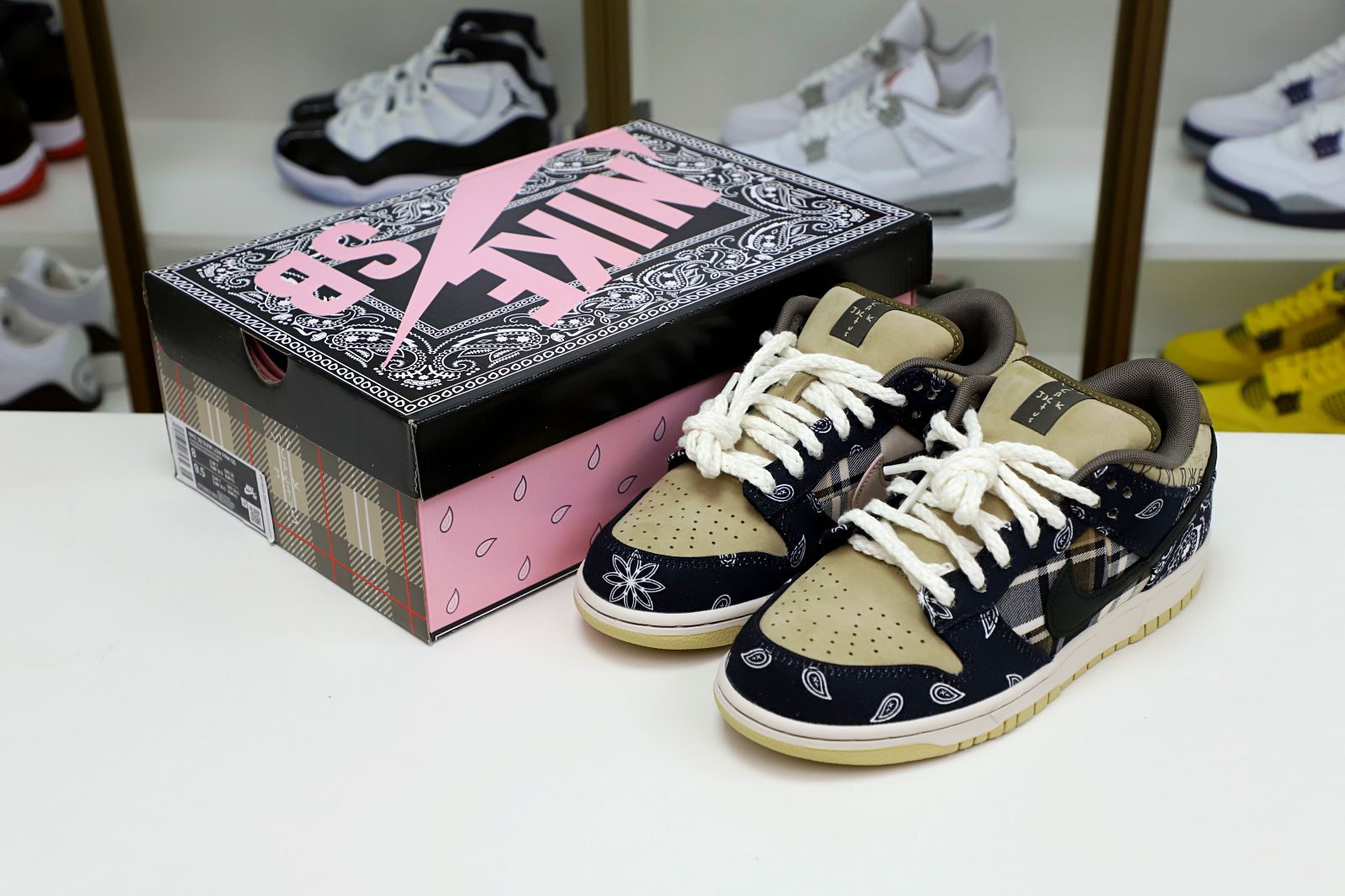 Kimi kick TRAVIS SCOTT X DUNK LOW PREMIUM QS SB 'CACTUS JACK'