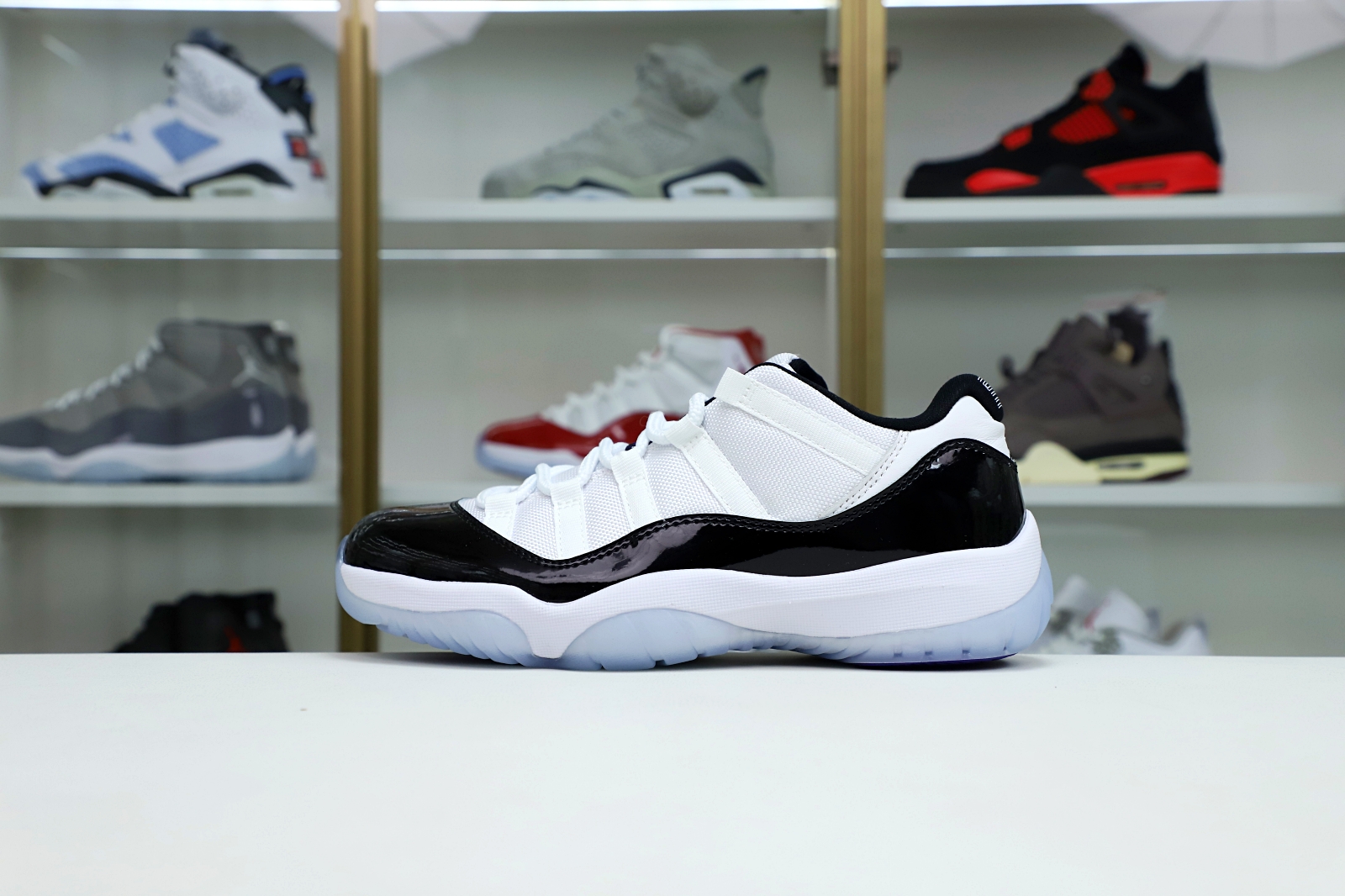 Kimi kick AIR JORDAN 11 RETRO LOW CONCORD